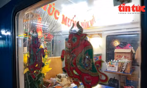 Chuyến tàu cuối cùng rời ga Hà Nội đêm giao thừa