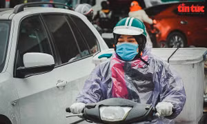 Người dân Thủ đô co ro trong cái lạnh 10 độ C