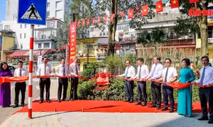 Gắn biển 2 công trình cấp thành phố chào mừng 70 năm Ngày Giải phóng Thủ đô