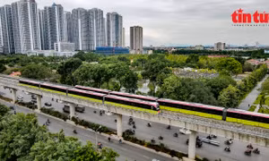 Lần đầu tiên chạy thử 8 toa tàu Metro Nhổn-ga Hà Nội