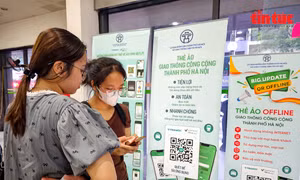 Ngày đầu áp dụng 'vé ảo offline': Người dân vẫn còn lúng túng