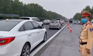 Cho phép di chuyển bằng ô tô cá nhân giữa TP Hồ Chí Minh và Đồng Nai