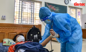 Hà Nội: Một học sinh lớp 12 mắc COVID-19 từng tiêm vaccine tại trường