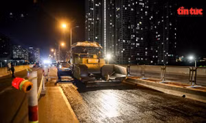 Hà Nội chia ca thâu đêm căng mình 'vá' Vành đai 3