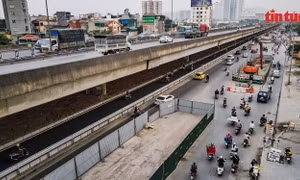 Hà Nội xén giải phân cách giữa đường vành đai 3 để giảm ùn tắc giao thông