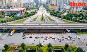 Hàng loạt 'điểm đen' giao thông ở Hà Nội được thí điểm phân luồng