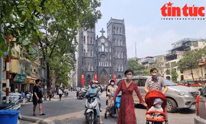 Diện mạo mới của Nhà thờ lớn Hà Nội đón kỳ nghỉ lễ