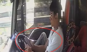 Lên án hành vi lái xe trên cao tốc vẫn rảnh tay lướt tiktok