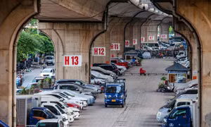 Bãi xe dưới gầm cầu: Cần thiết cho đô thị nhưng phải quản lý tốt