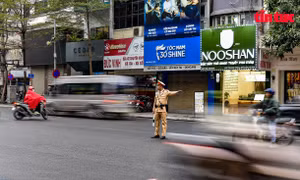 Hà Nội xử lý nghiêm xe máy đi ngược chiều giờ cao điểm