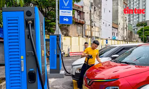 Hà Nội cho phép lắp trạm sạc và đổi pin xe điện tại 39 điểm đỗ 