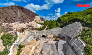 Hầm xuyên núi Sơn Triệu tăng tốc thi công đảm bảo tiến độ cán đích tháng 6/2025