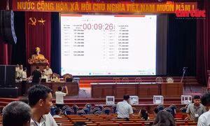 Cận cảnh phiên đấu giá đất kéo dài 19 tiếng đồng hồ ở Hà Nội
