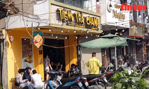 Nhiều hàng quán ở Hà Nội ‘ngoài đóng, trong mở’