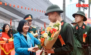 Lãnh đạo TP Hà Nội dự lễ tuyển quân năm 2025