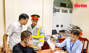 Hà Nội xử phạt bãi trông xe tự phát ngay gần Quảng trường Ba Đình trước giờ sơ duyệt A80