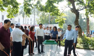 Chủ tịch TP Hà Nội ra công điện khẩn: 'Không để rác thải tồn đọng, ùn ứ'