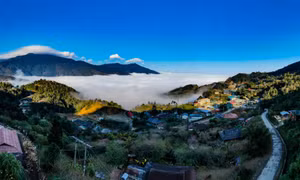 Mây ngàn ôm núi, vờn gió trên đỉnh Tà Xùa