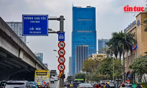 Ảnh 360 độ: Toà tháp Vicem Tower hoang hoá bên vành đai 3