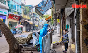 Theo chân đoàn kiểm tra quy trình điều trị F0 tại nhà