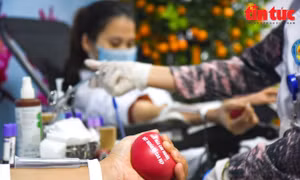 ‘Xông đất’ hiến máu cứu người ngày đầu năm mới