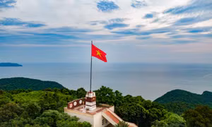 Đảo Trần đang dần bừng sáng