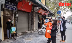 Hà Nội chi hơn 1,5 tỷ đồng tặng quà Tết cho các tổ chức phòng, chống dịch COVID-19