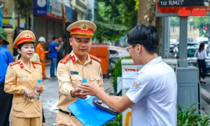 Công an TP Hà Nội tiếp sức cho các thí sinh thi vào lớp 10