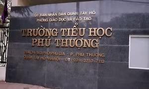 Hà Nội: Khiển trách nguyên hiệu trưởng cấp 1 vì vi phạm đạo đức nhà giáo