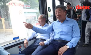 Tuyến xe buýt điện đầu tiên chạy 'xuyên tâm' thành phố Hà Nội