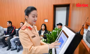 Ngày đầu Công an Hà Nội sát hạch, cấp giấy phép lái xe