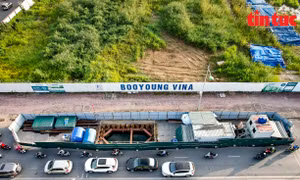 Hà Nội: 9 ‘lô cốt’ bỏ hoang trên đường Vũ Trọng Khánh gây ảnh hưởng giao thông