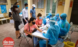 Hà Nội xét nghiệm nhanh cho người trở về từ Đà Nẵng