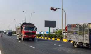 Khẩn trương sửa chữa các vị trí hư hỏng gây mất an toàn giao thông trên Quốc lộ 5