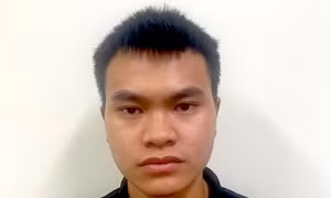 Tạm giữ hình sự ‘thư ký tổng tài’ hành hung nhân viên quán cà phê ở Hà Nội