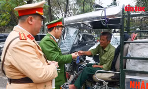 Ra quân xử lý xe 3 bánh tự chế, xe giả thương binh chở hàng hoá cồng kềnh
