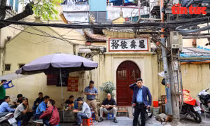 Nhiều di tích lịch sử ở phố cổ Hà Nội bị xâm hại 