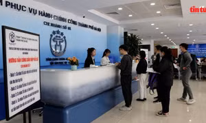 'Lấy dân làm trung tâm phục vụ, chúng tôi sẵn sàng xin lỗi khi hồ sơ bị quá hạn'