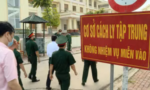 Chủ tịch UBND thành phố Hà Nội kiểm tra khu cách ly vừa có 27 ca dương tính với virus SARS-CoV-2