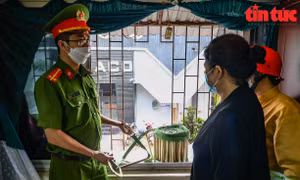 ‘Cắt chuồng cọp’ tại Ba Đình: Mở lối thoát hiểm thay vì đóng đường sống