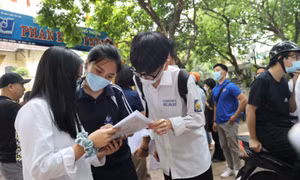 Buổi thi đầu tiên tại Hà Nội: 9 thí sinh vi phạm quy chế