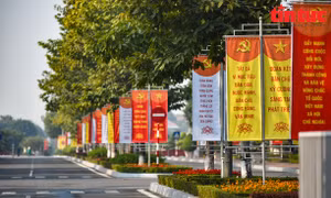 Trung tâm Hội nghị Quốc gia thắm màu cờ, sẵn sàng cho Đại hội XIII của Đảng