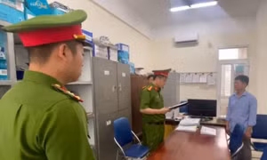 Hà Nội: Bắt tạm giam cựu Chủ tịch xã Xuy Xá