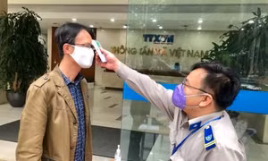 Hà Nội khuyến khích người dân đeo khẩu trang nơi công cộng