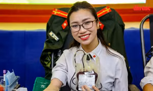 Sáng 5/1, Thanh niên Công an Thủ đô náo nức, rạng ngời tham gia Chương trình “Chủ nhật Đỏ” đầu năm mới 2023 với những giọt máu nóng sẵn sàng cho đi để những cuộc đời ở lại.