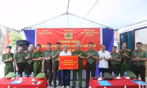 Khánh thành nhà nghĩa tình: Niềm vui chung của cán bộ, chiến sĩ Công an Hà Nội 