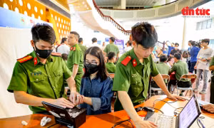 Hà Nội ra quân 88 đội hình hỗ trợ cấp CCCD, định danh điện tử và chữ ký số