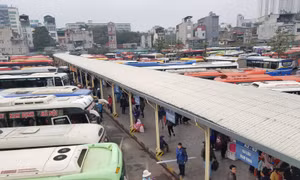 Chiều 26 Tết, các bến xe Hà Nội 'đìu hiu' lạ thường
