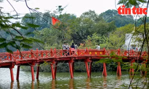 Phố cổ và nhiều di tích Hà Nội chưa đông trong tuần đầu mở cửa du lịch