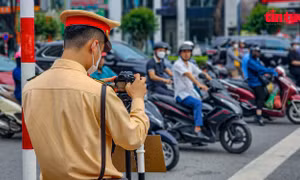 Camera lưu động phạt nguội đầu tiên ở Hà Nội